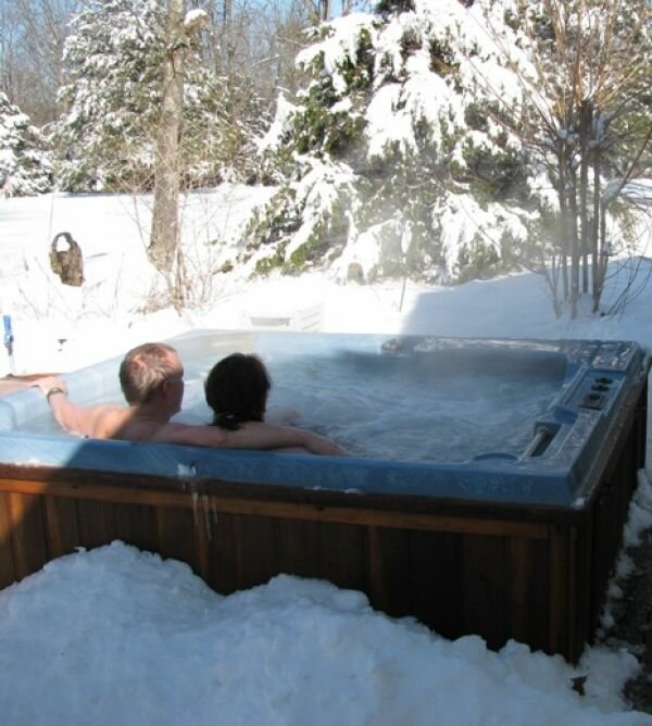 Is It Bad To Go In A Hot Tub In Cold Weather